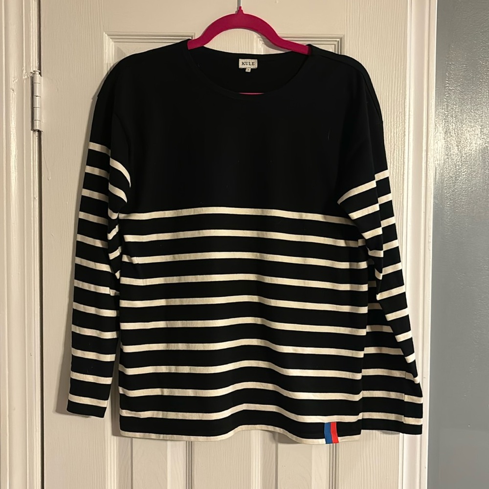 NWOT KULE BOYFRIEND TEE IN SMALL